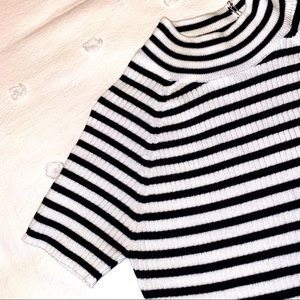 Kendall & Kylie mock-neck short sleeve